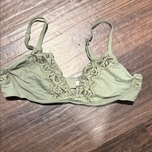 Victoria's Secret Lace-Trim Ribbed Bralette in Sage Green